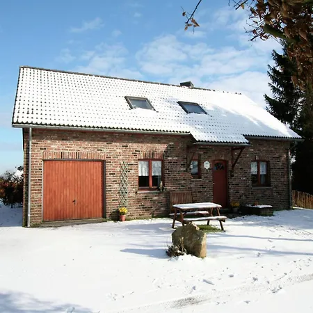 Prázdninový dům Waimes Forest-edge Escape *